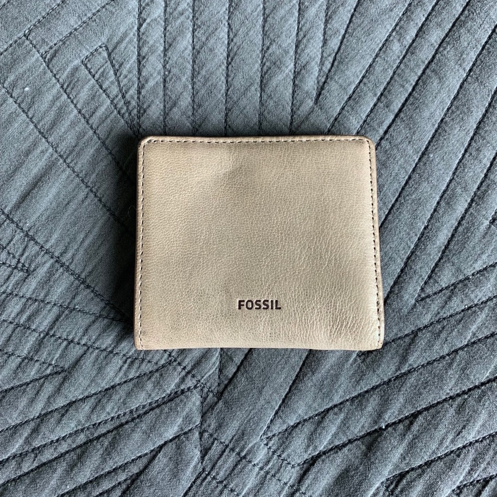 Leather Fossil Bi-fold Wallet